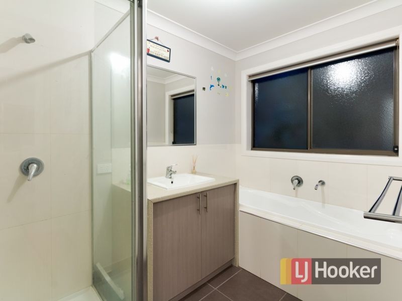 27 Claudia Crescent, Drouin VIC 3818