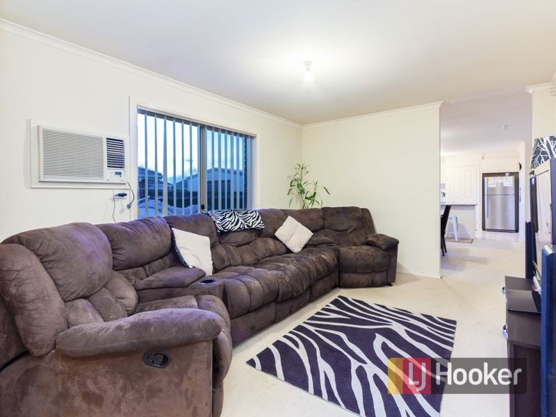 29 Glenaire Crescent, Cranbourne West VIC 3977