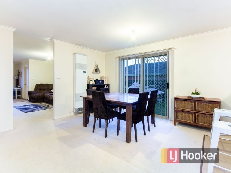 29 Glenaire Crescent, Cranbourne West VIC 3977