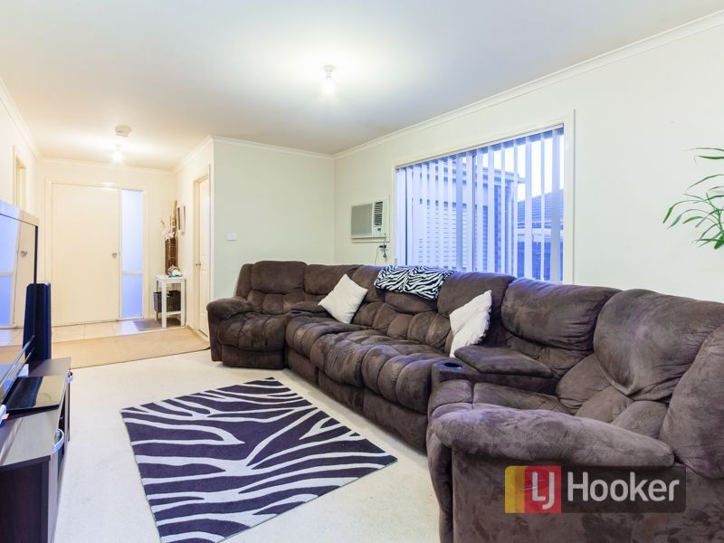 29 Glenaire Crescent, Cranbourne West VIC 3977