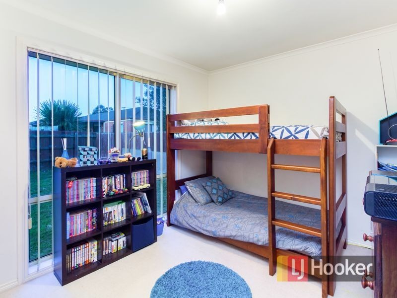 29 Glenaire Crescent, Cranbourne West VIC 3977