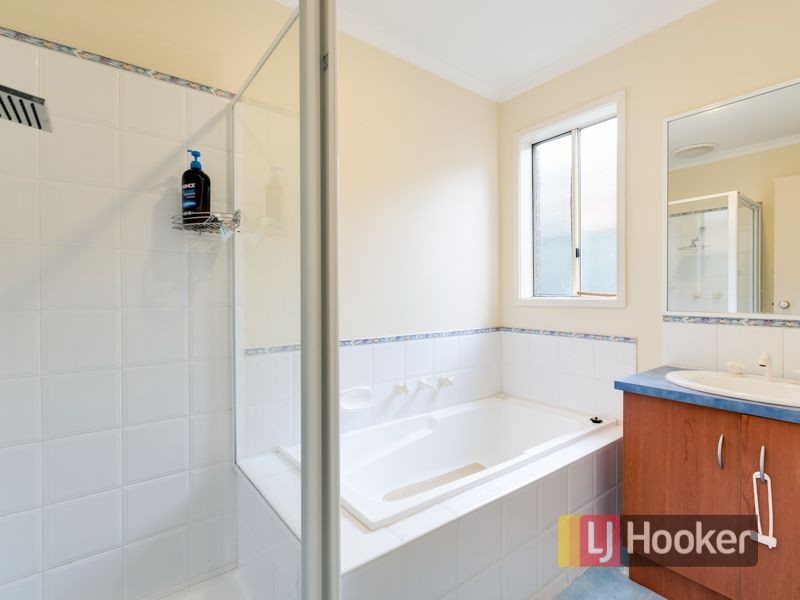 13 Woodchase Court, Cranbourne East VIC 3977