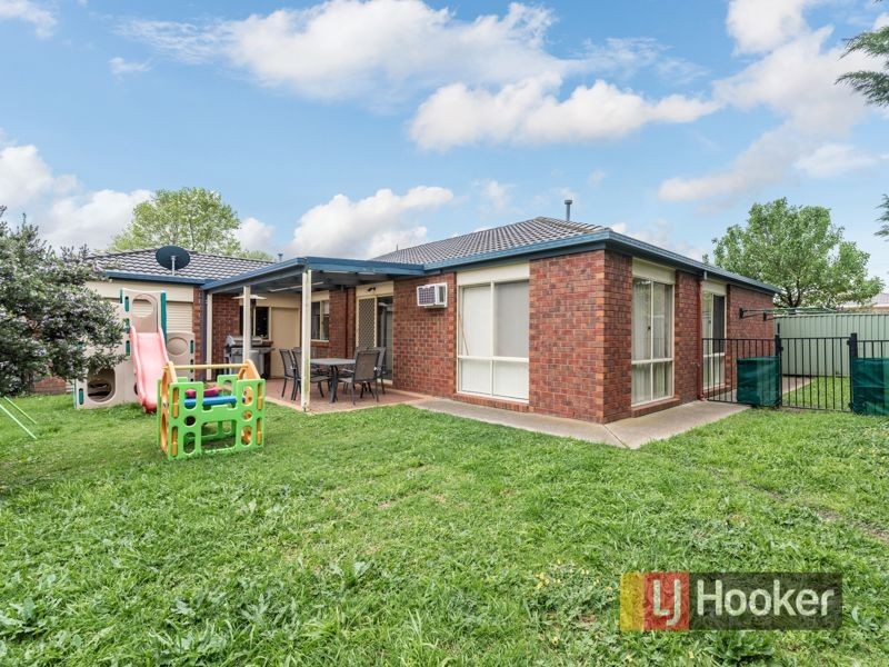 13 Woodchase Court, Cranbourne East VIC 3977