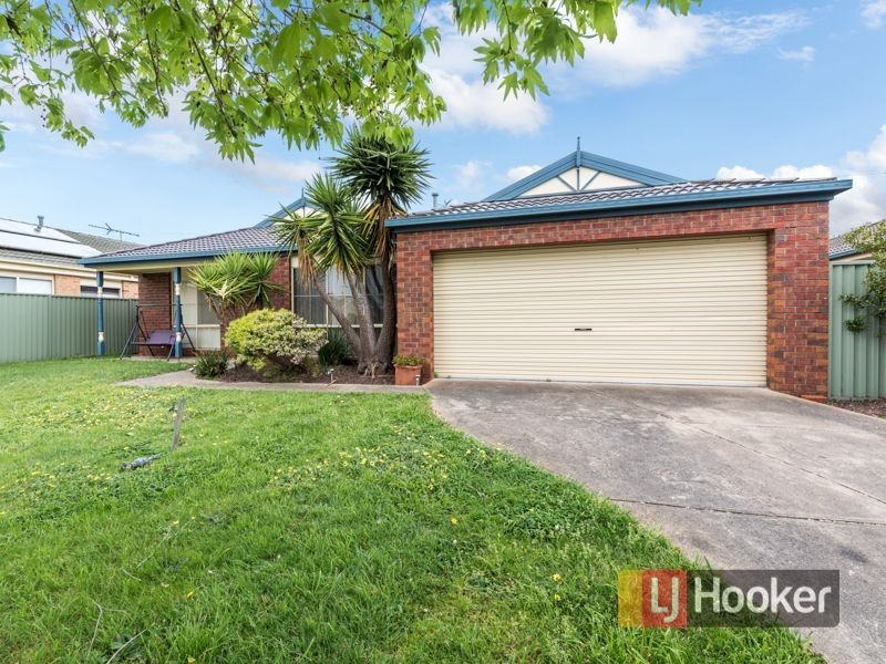 13 Woodchase Court, Cranbourne East VIC 3977