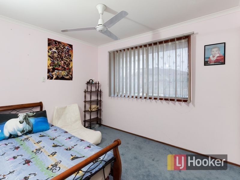 8 Edward Freeth Drive, Endeavour Hills VIC 3802