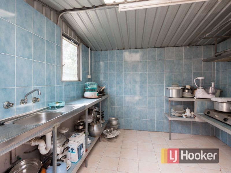 8 Edward Freeth Drive, Endeavour Hills VIC 3802