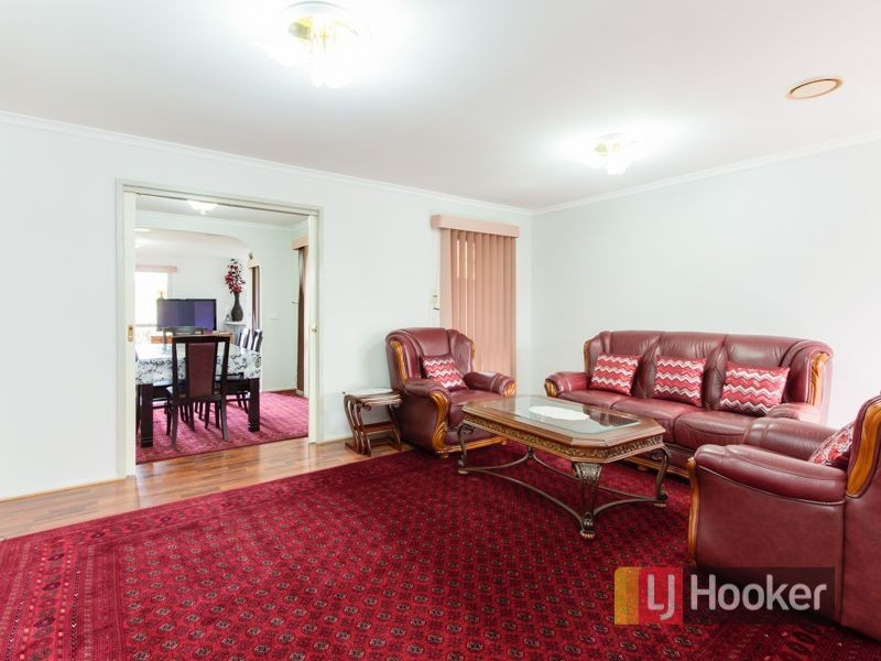 16 Warana Drive, Hampton Park VIC 3976