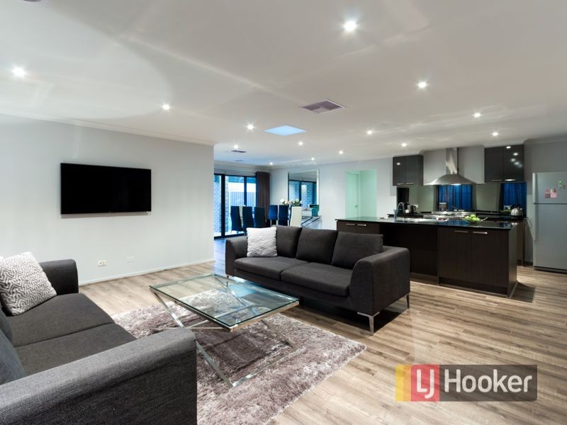 11 Damper Way, Lynbrook VIC 3975