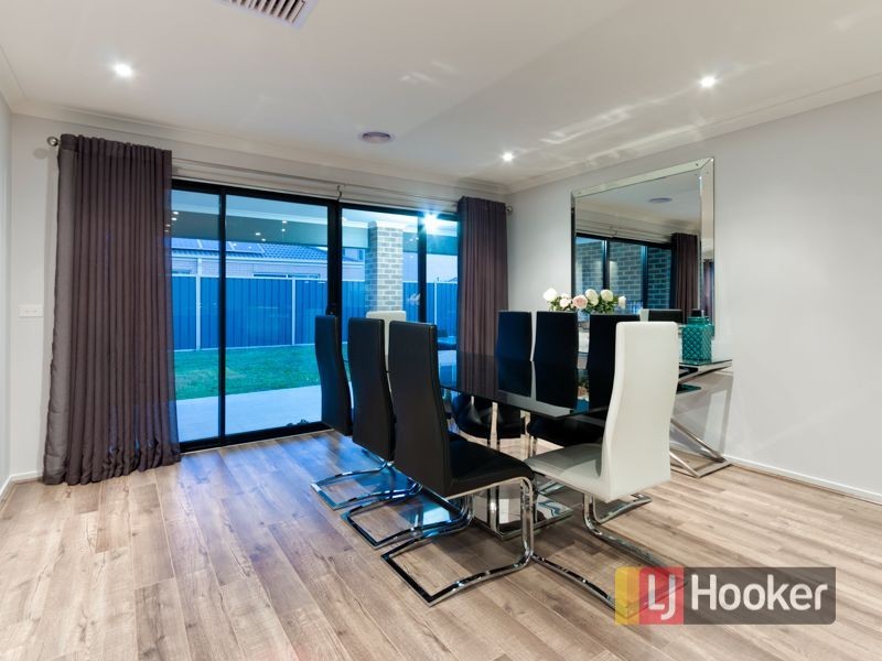 11 Damper Way, Lynbrook VIC 3975