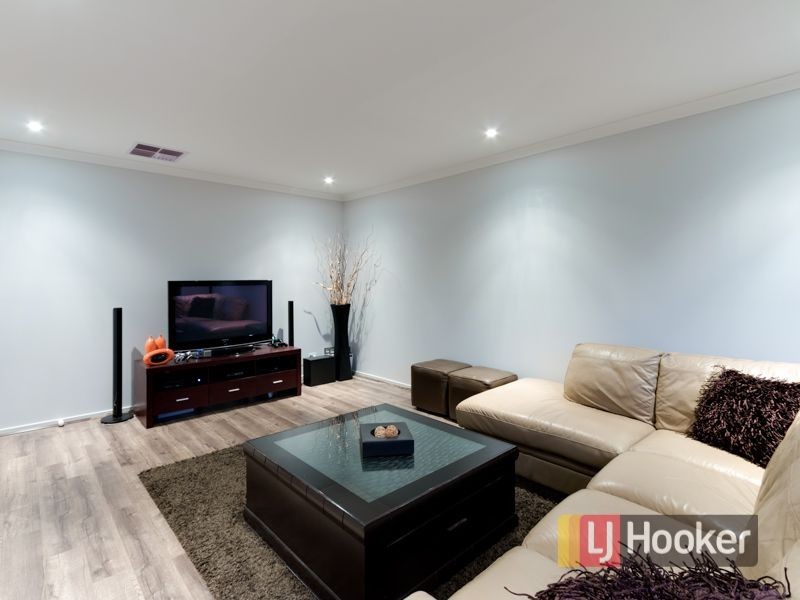 11 Damper Way, Lynbrook VIC 3975