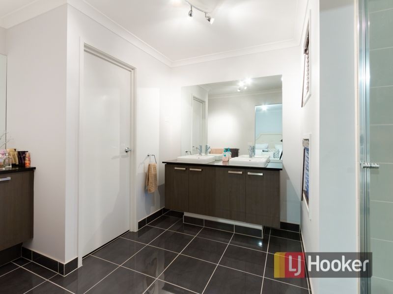 11 Damper Way, Lynbrook VIC 3975