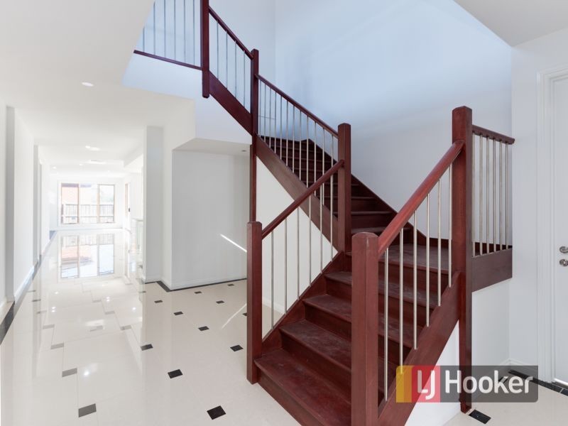 21 Lancashire Drive, Cranbourne North VIC 3977