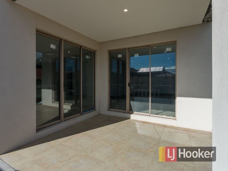 21 Lancashire Drive, Cranbourne North VIC 3977