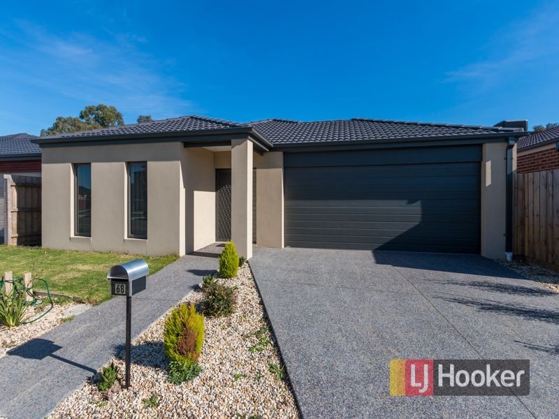 68 Fiorelli Boulevard, Cranbourne East VIC 3977