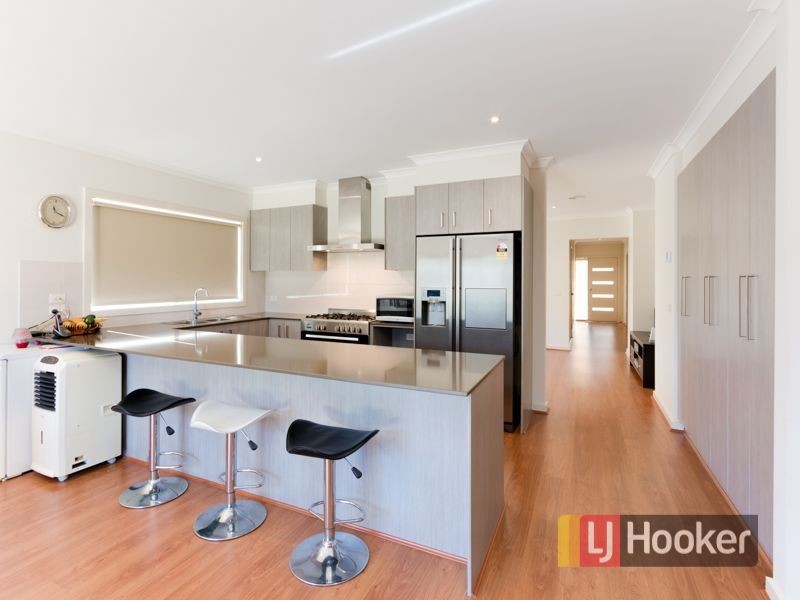 68 Fiorelli Boulevard, Cranbourne East VIC 3977