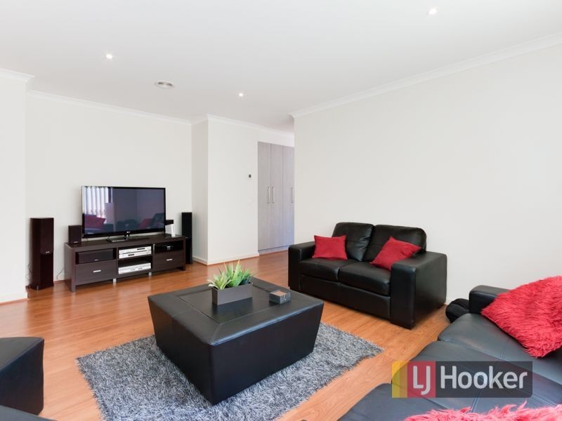 68 Fiorelli Boulevard, Cranbourne East VIC 3977