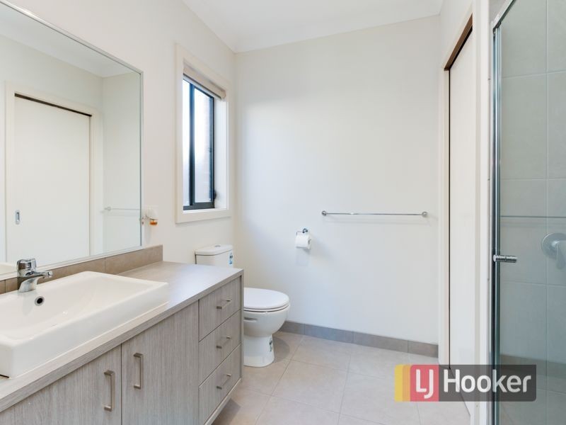 68 Fiorelli Boulevard, Cranbourne East VIC 3977