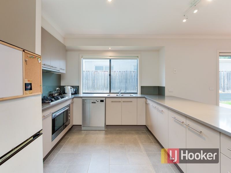 42 Tobin Way, Lyndhurst VIC 3975