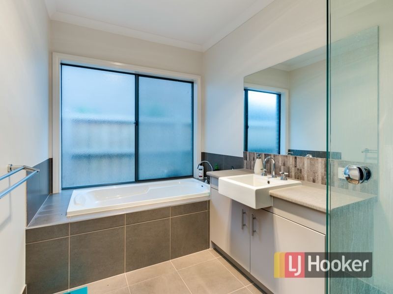 42 Tobin Way, Lyndhurst VIC 3975