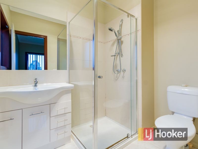 22 Hal Porter Terrace, Lynbrook VIC 3975