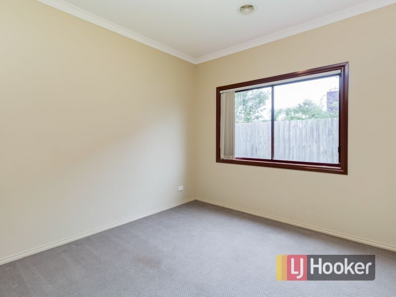 22 Hal Porter Terrace, Lynbrook VIC 3975