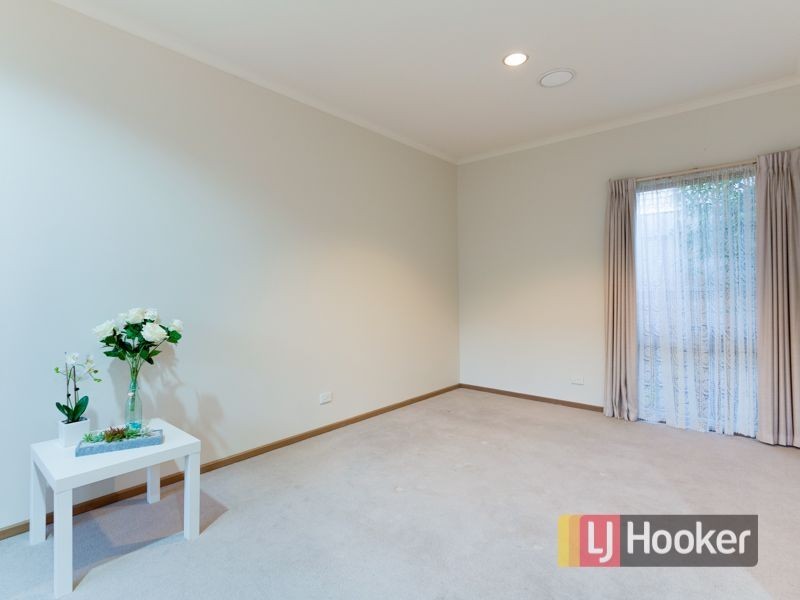 4 Raphael Street, Hallam VIC 3803