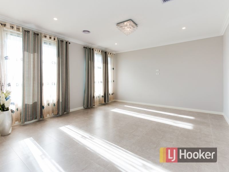 12 Stableford Drive, Cranbourne West VIC 3977