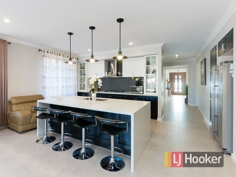 12 Stableford Drive, Cranbourne West VIC 3977