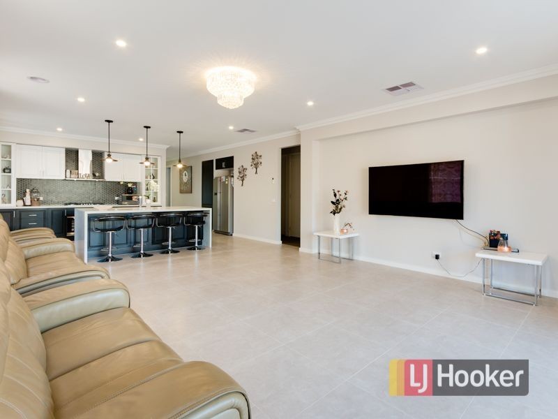 12 Stableford Drive, Cranbourne West VIC 3977