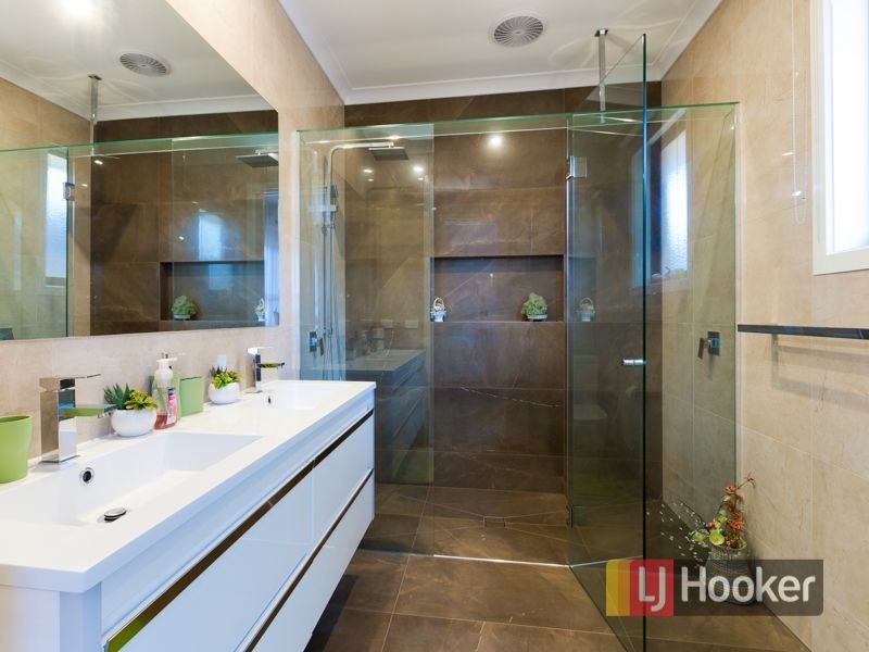 12 Stableford Drive, Cranbourne West VIC 3977