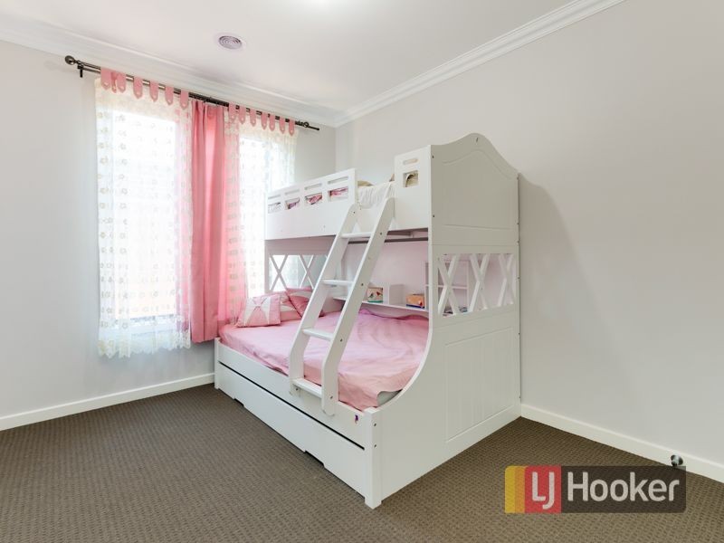 12 Stableford Drive, Cranbourne West VIC 3977