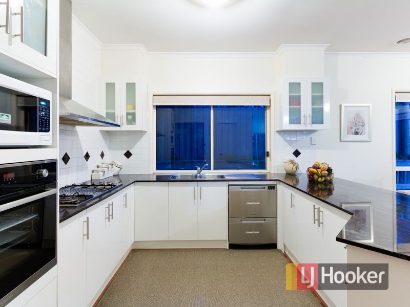9 Grosvenor Place, Narre Warren North VIC 3804