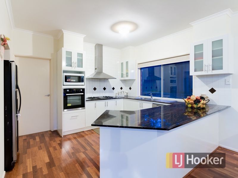 9 Grosvenor Place, Narre Warren North VIC 3804