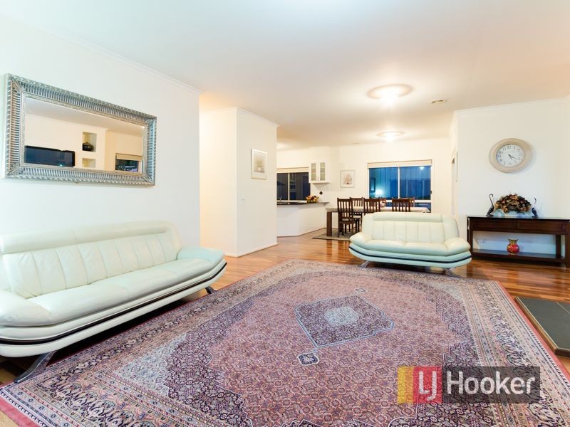 9 Grosvenor Place, Narre Warren North VIC 3804