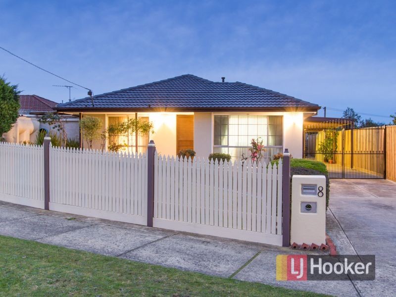 8 Plateau Crescent, Hampton Park VIC 3976