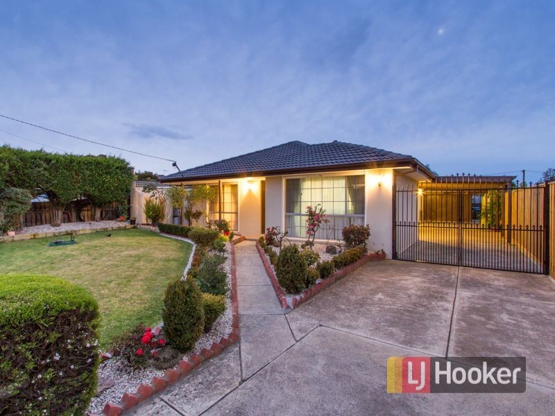 8 Plateau Crescent, Hampton Park VIC 3976