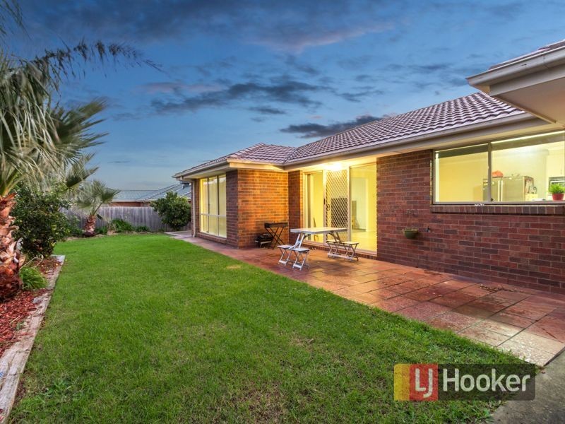 3 Tekarra Drive, Hampton Park VIC 3976