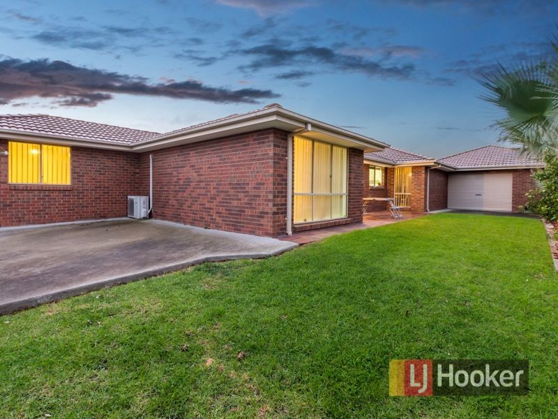 3 Tekarra Drive, Hampton Park VIC 3976