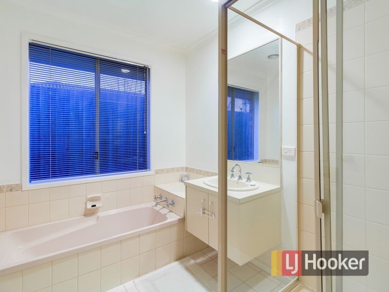 16 James Bathe Way, Narre Warren South VIC 3805