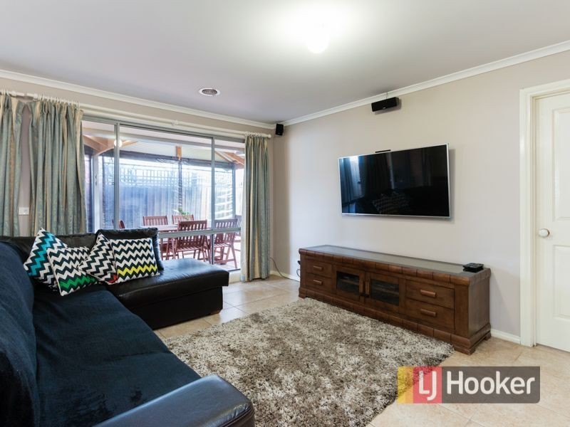 2 Isaac Court, Cranbourne West VIC 3977