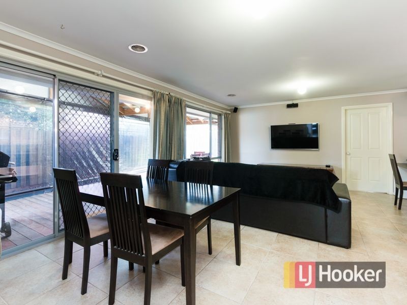 2 Isaac Court, Cranbourne West VIC 3977