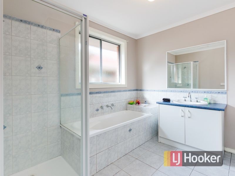 2 Isaac Court, Cranbourne West VIC 3977