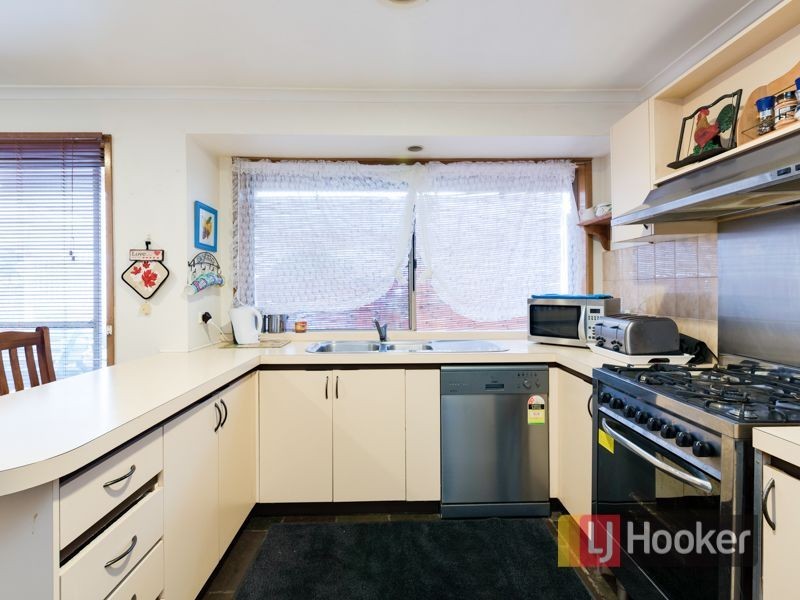 4 Riley Place, Hampton Park VIC 3976