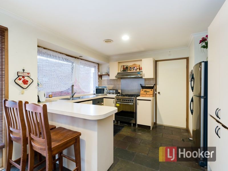 4 Riley Place, Hampton Park VIC 3976