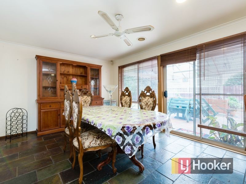 4 Riley Place, Hampton Park VIC 3976