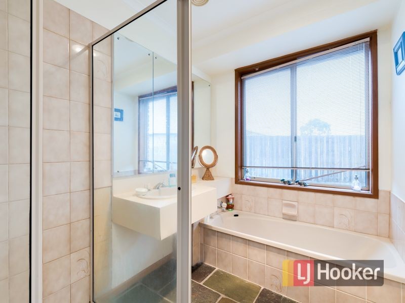 4 Riley Place, Hampton Park VIC 3976