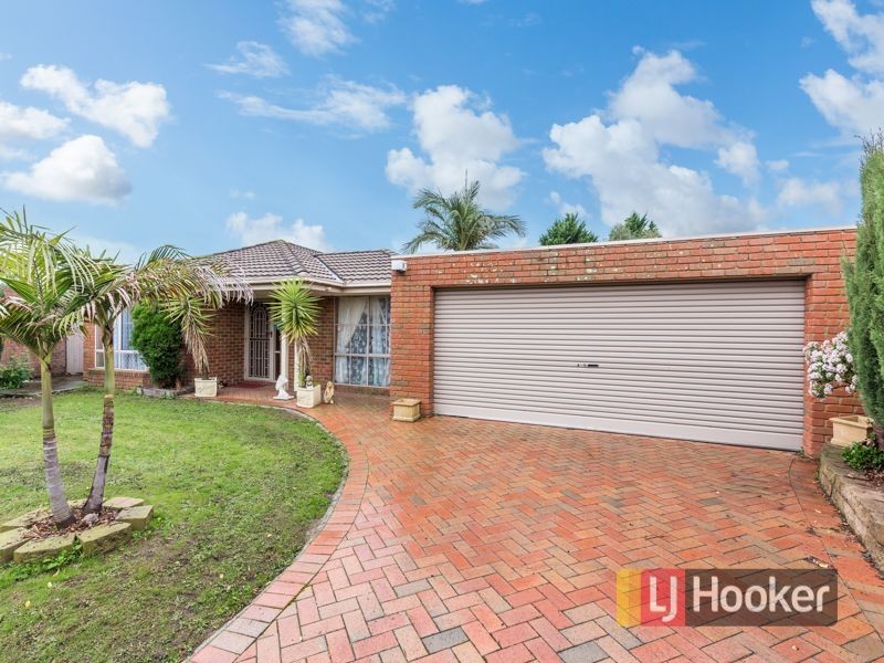 4 Riley Place, Hampton Park VIC 3976