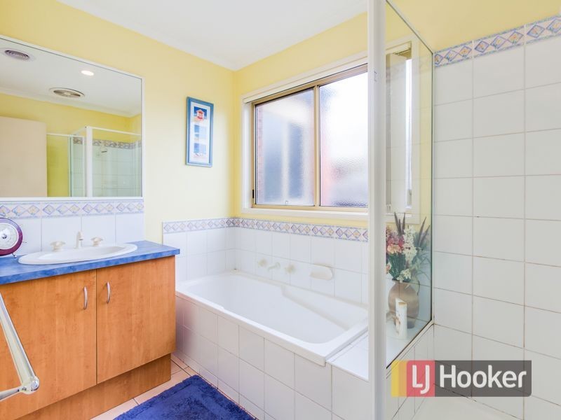 21 The Glade, Hampton Park VIC 3976