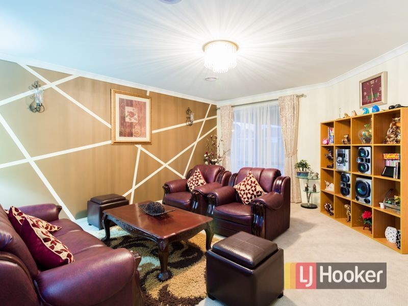 12 The Parkway, Hampton Park VIC 3976