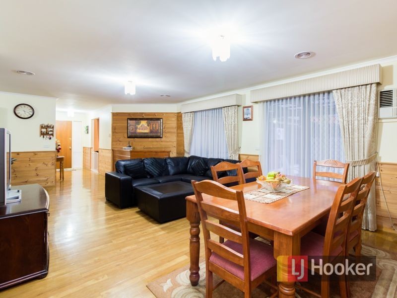 12 The Parkway, Hampton Park VIC 3976